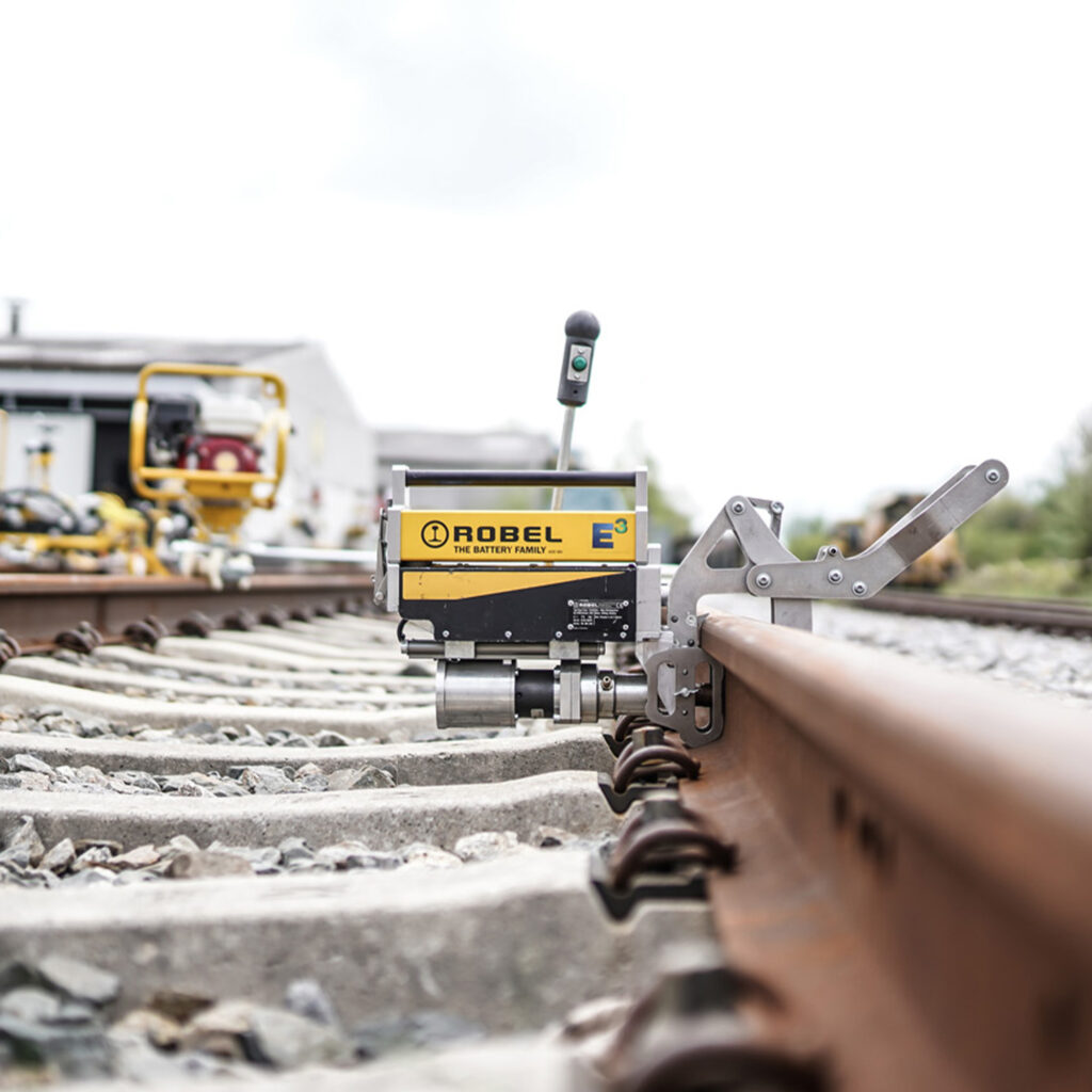 Robel Rail Agitating RODRILL 10.20 E³ Battery Powered Rail Drilling Machine – ROBEL railway ...